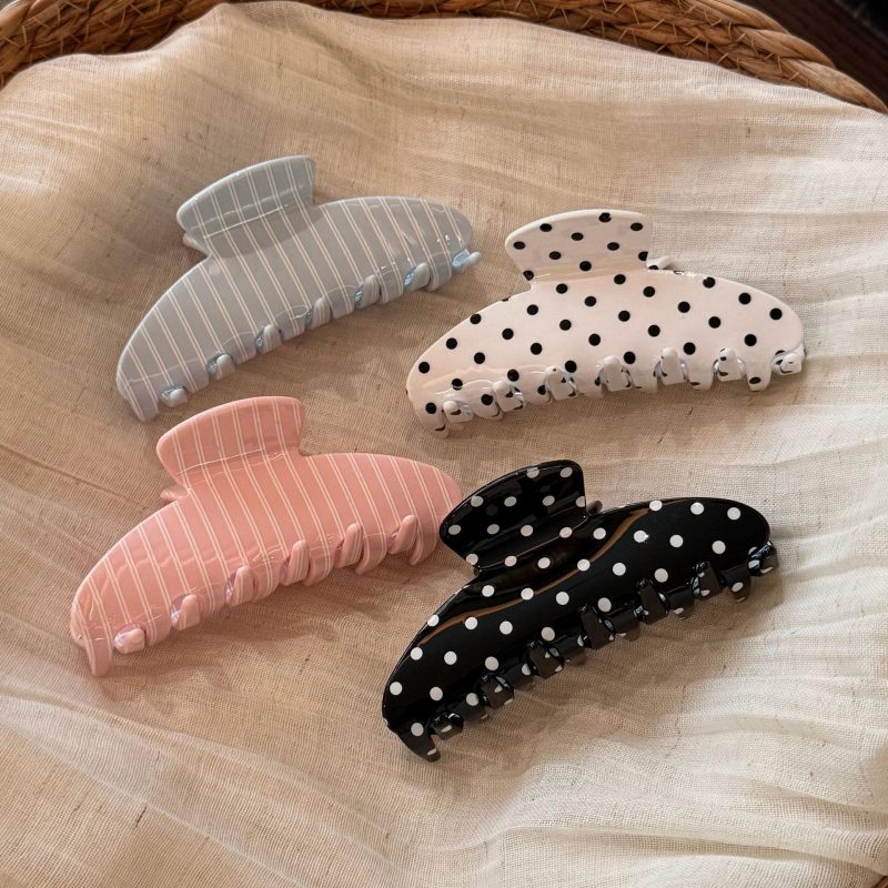 Why Are New French Fashion Retro Eco-Friendly Custom Logo Stripe Sweet Polka Dots Acetate Hair Claw Clips the Perfect Accessory for Modern Style?